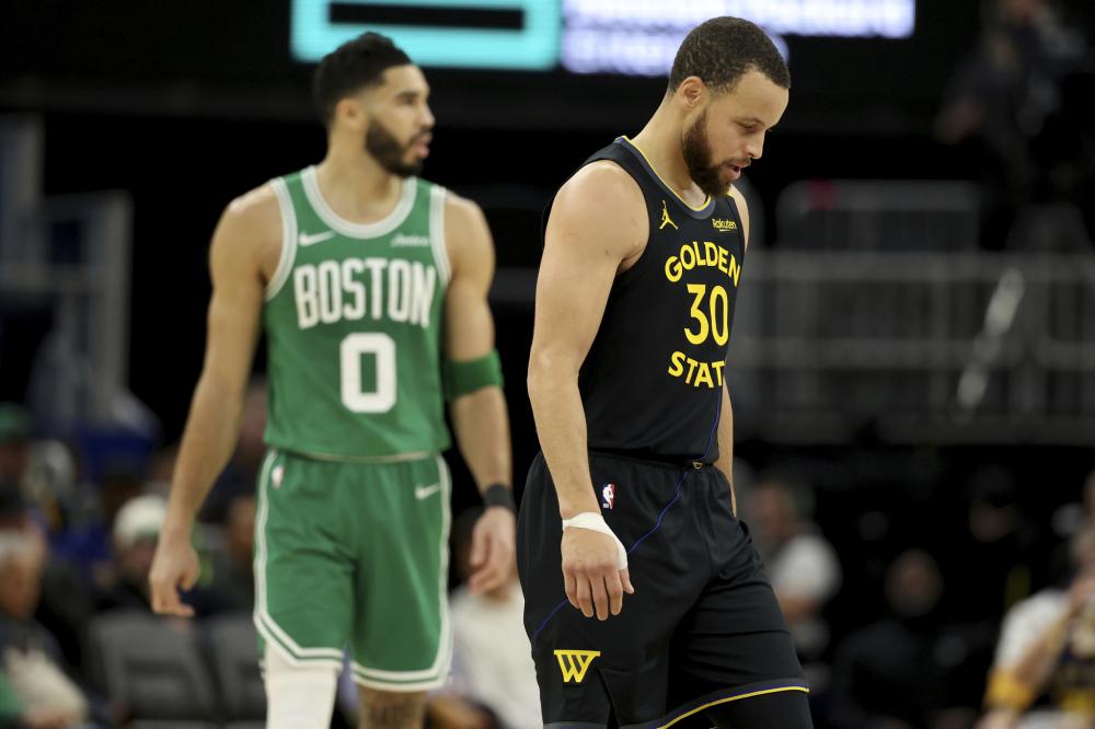 双方防线都 双方防线都